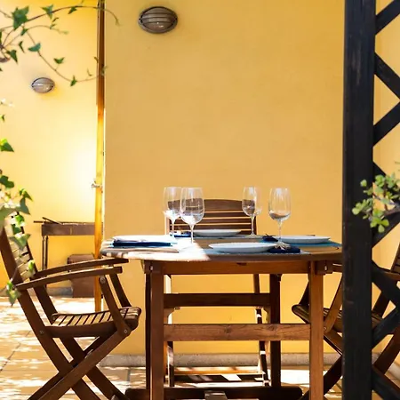 Luisa Sunny House